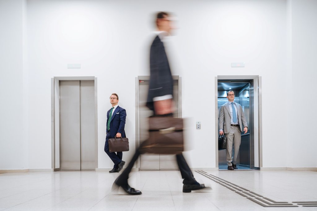 Untersuchungshaft in Österreich, die MPW-Rechtsanwälte auf dem Weg zu einer Verhandlung Untersuchungshaft in Österreich, die MPW-Rechtsanwälte auf dem Weg zu einer Verhandlung